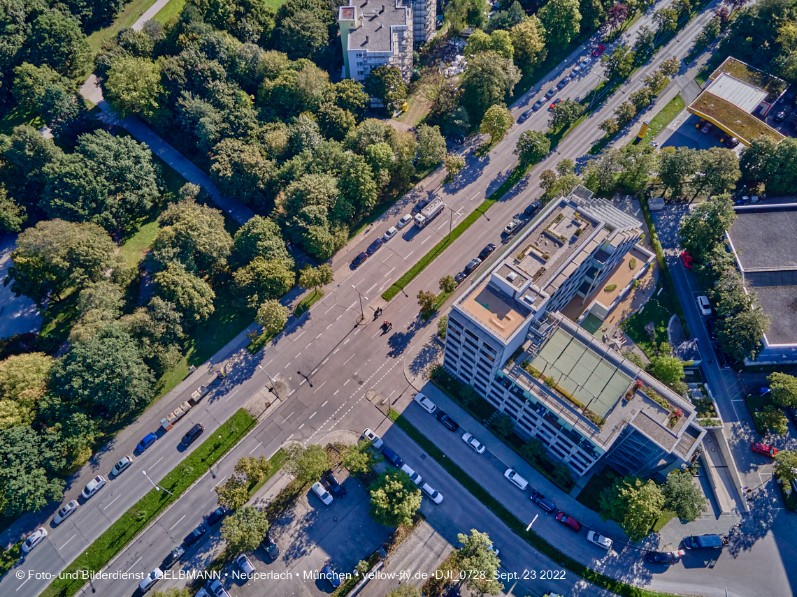 23.09.2022 - Karl-Marx-Ring 53-53c und Studentenwohnheim und Marx-Zentrum in Neuperlach